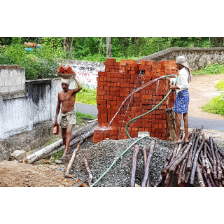 schwere Arbeit am Bau - nicht versichert